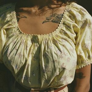 Doen NWT Tennessee Floral Puff-Sleeve Top